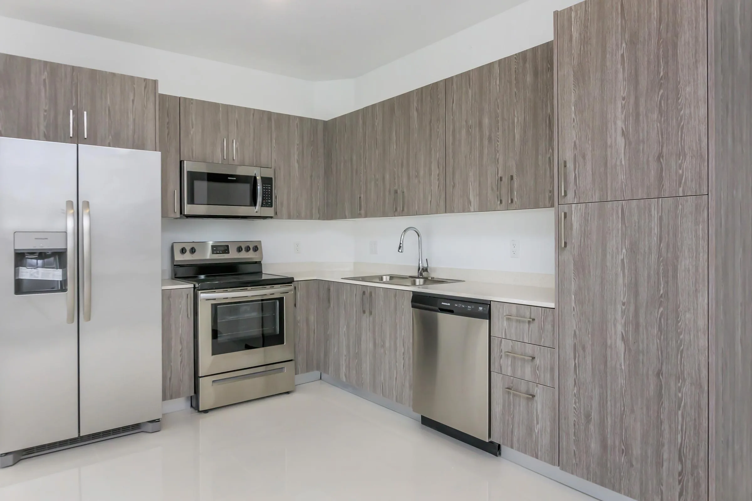 Model C 1BR kitchen with quartz countertops